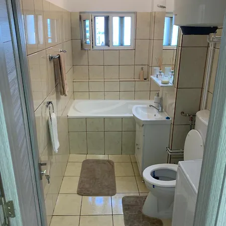 Victoriei Boulevard Private Apartment Brașov