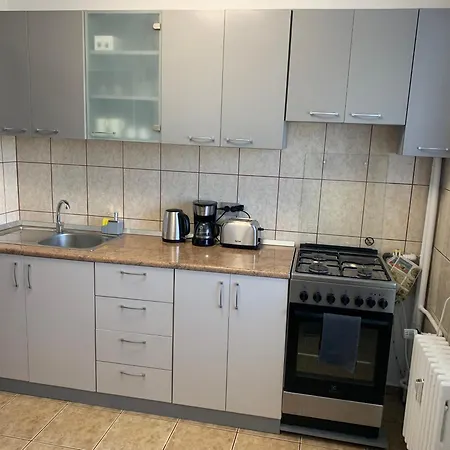 Victoriei Boulevard Private