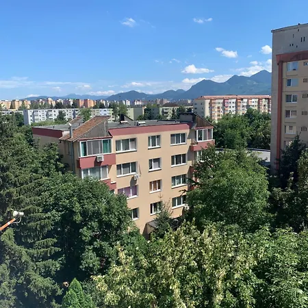 Victoriei Boulevard Private *