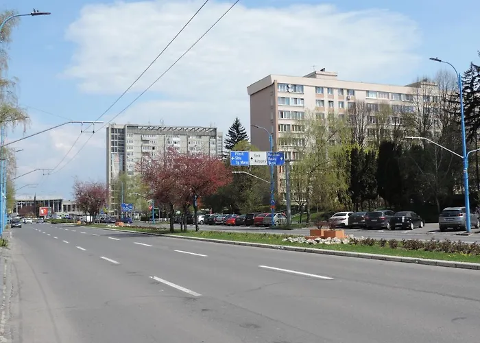 Victoriei Boulevard Private