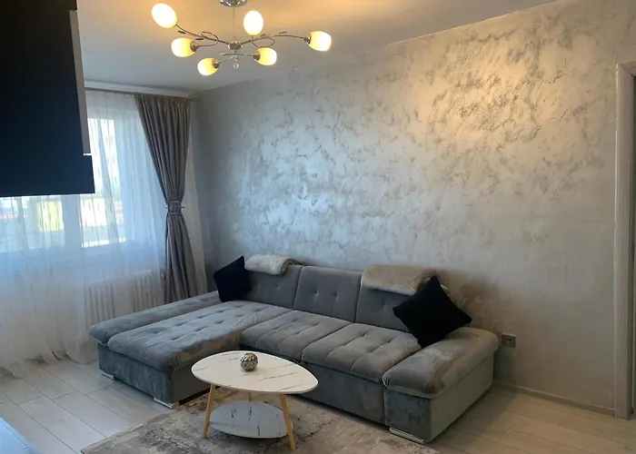 Victoriei Boulevard Private *